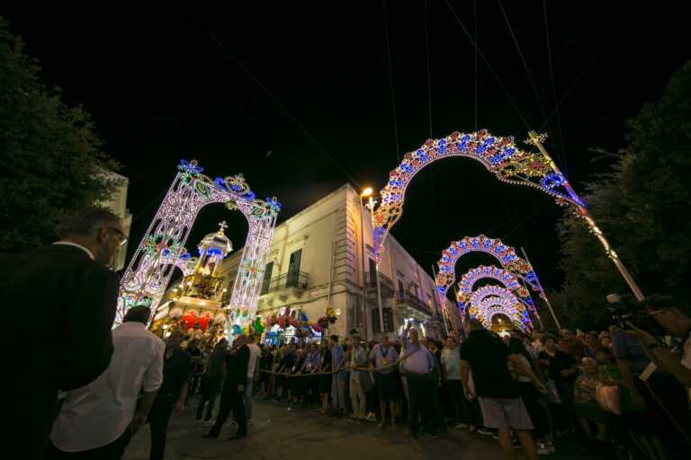 Galleria foto 'Madonna del Pozzo di Capurso, da domani la festa: tra concerti e processioni grande attesa per Nino Frassica' - foto 1