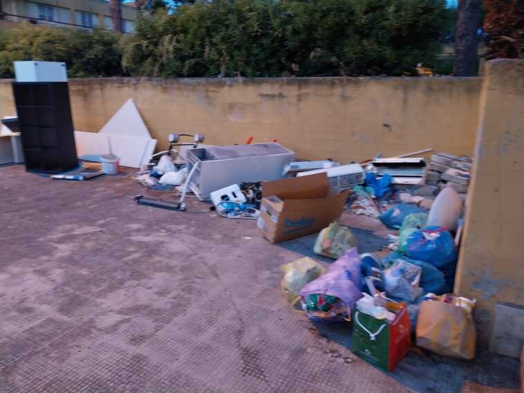 Galleria foto 'San Pio, Picaro (FdI): «Decaro ha abbandonato le periferie al degrado» | Foto' - foto 7