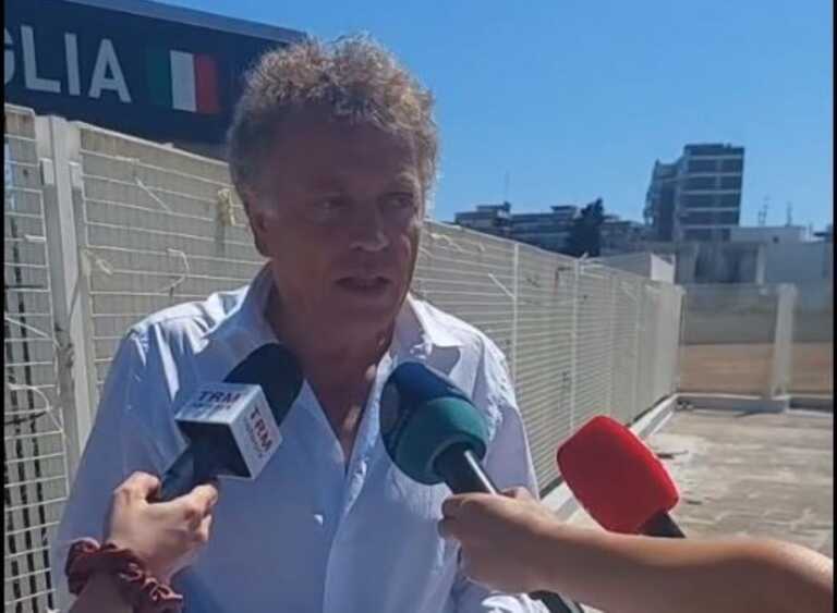 Foggia, terme per i fragili. Tutolo protesta davanti alla Regione. Palese: «A settembre la delibera»