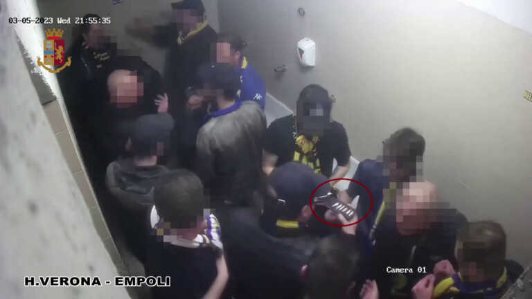 Galleria foto 'Ultras arrestati a Verona, le immagini dello spaccio al Bentegodi' - foto 1