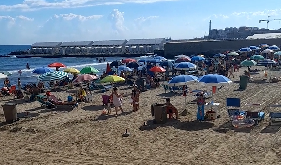 Canalone, la storica spiaggia di Bari: «Sicura, pulita e con servizi a basso costo» – VIDEO