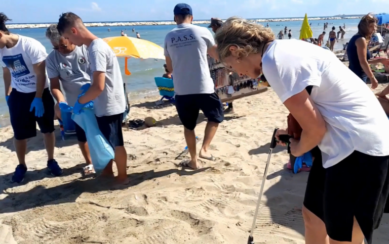 San Girolamo, accompagnamento sociale spiagge. Pulizia straordinaria con i Volontari ANFI Bari – VIDEO