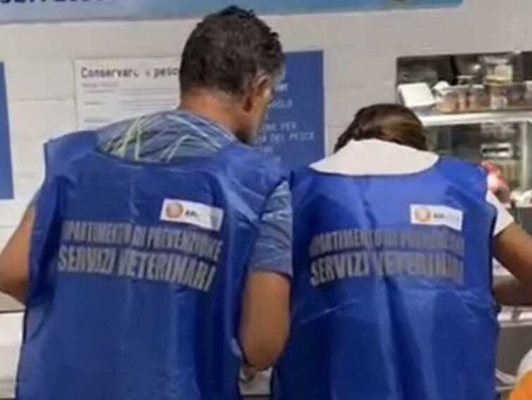 Galleria foto 'Anisakis nelle alici: infezione per una turista tedesca in vacanza nel Salento. Prodotto ritirato dal commercio' - foto 1