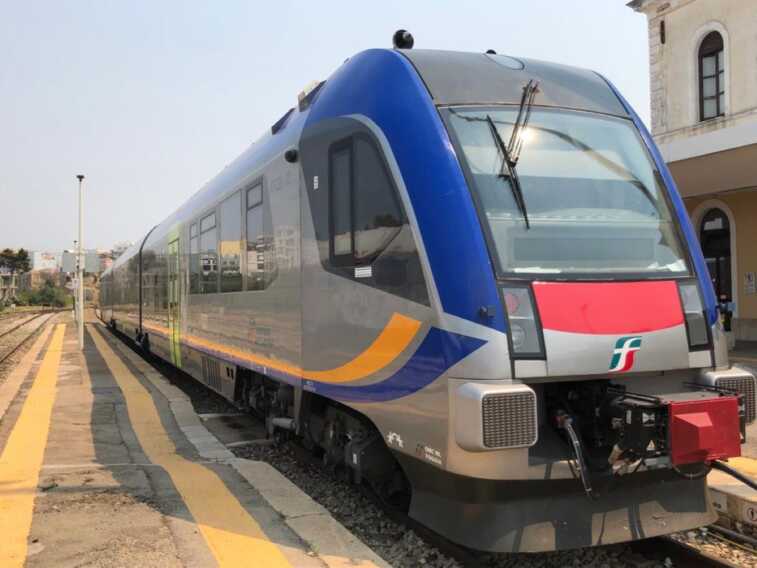 Notte della Taranta, al concertone con le Ferrovie del Sud Est: treni e bus straordinari per l’evento