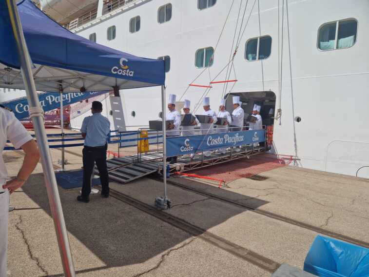Taranto, Costa Crociere dona al banco alimentare le eccedenze
