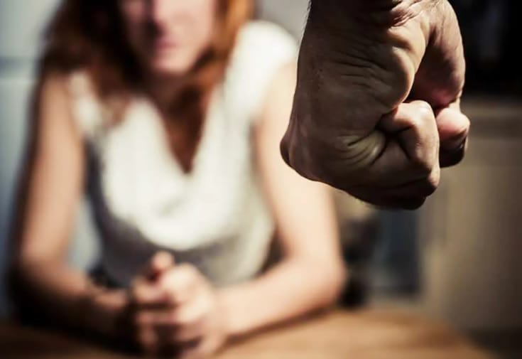 Taranto, rapina e picchia una donna. Arrestato l’aggressore 25enne