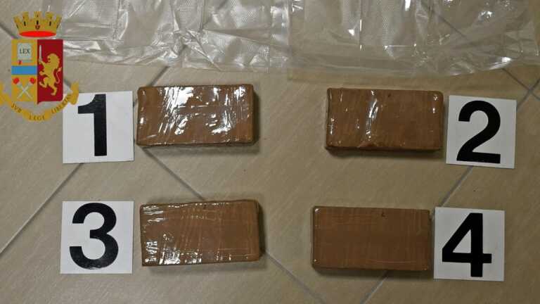 Salento, scoperto con due chili di droga sotto il sedile dell’auto. Arrestato 22enne a Ferragosto