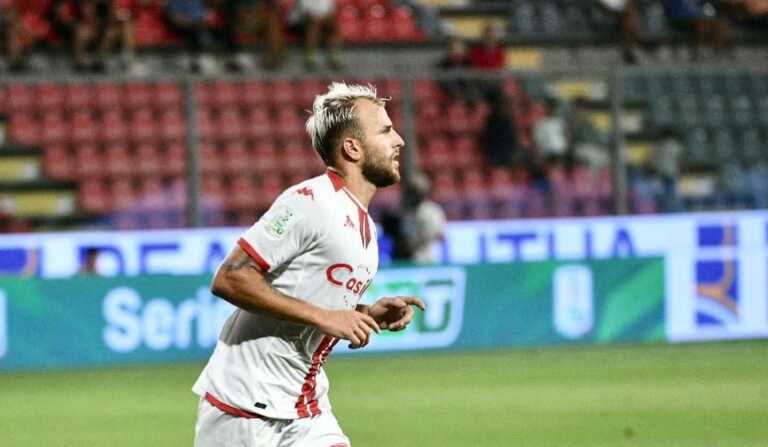 Galleria foto 'Vittoria del Bari contro la Cremonese allo stadio Zini. Decide il gol di Sibilli' - foto 1