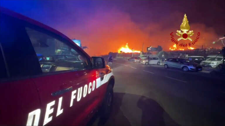 Galleria foto 'Incendi nel Palermitano, momenti di paura' - foto 1