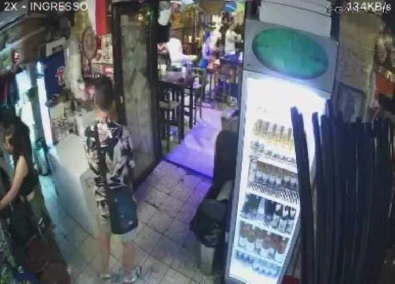 A cena con la famiglia in un locale di Bari Vecchia, poi va via senza pagare: «Calpestati i nostri sacrifici»