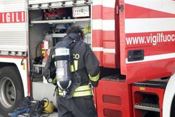 Galleria foto 'Aeroporto Trapani, stop voli per incendio vicino pista' - foto 1