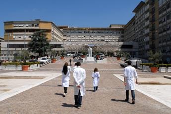 Galleria foto 'Al Gemelli 120 infermieri d’origine straniera per pazienti non italiani' - foto 1