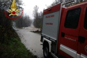 Galleria foto 'Alluvione a Bardonecchia, esonda torrente Frejus: 5 dispersi e 120 sfollati' - foto 1