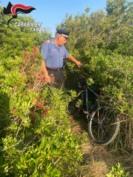 Galleria foto 'Va in campagna per raccogliere verdure ma accusa un malore: anziano salvato dai carabinieri a Manduria' - foto 1