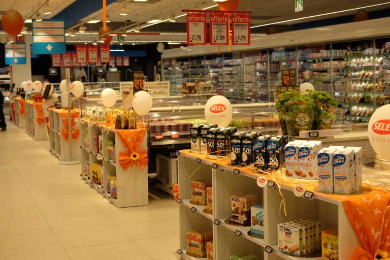 Galleria foto 'Apre il nuovo Famila Superstore a Mottola: investimento da 4 milioni di euro e 30 collaboratori' - foto 2