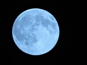 Galleria foto 'Arriva la Super Luna blu, la più grande del 2023: quando e dove vederla' - foto 1