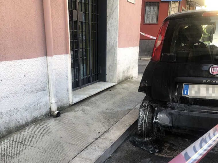 Venosa, tentano di incendiare l’auto della sindaca: «Un episodio gravissimo». Solidarietà da Bardi