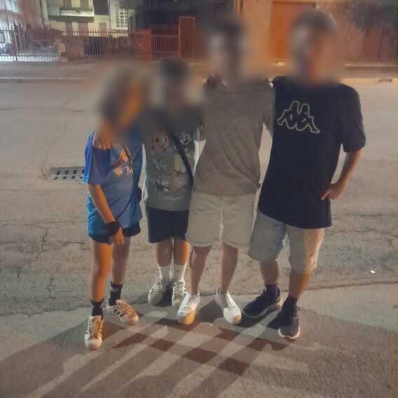 Galleria foto 'Carapelle, quattro bambini salvano un cane in difficoltà: era privo di sensi e malconcio. Ora è stato adottato' - foto 1