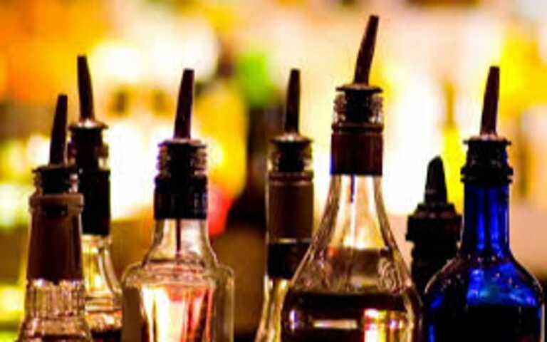 Serve alcol a minori di 16 anni: sospesa la licenza per una discoteca di Otranto. Multato il titolare