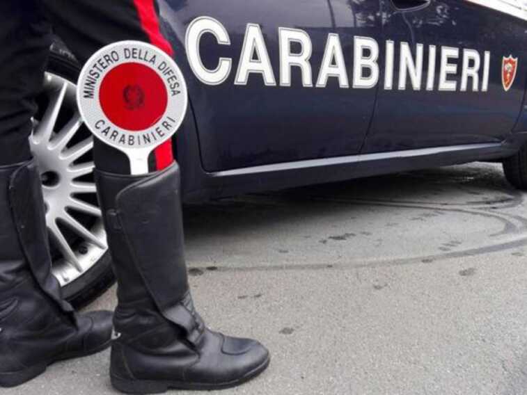 Monopoli, 35enne accoltellata all’alba dall’ex compagno: è grave in ospedale. Fermato l’uomo