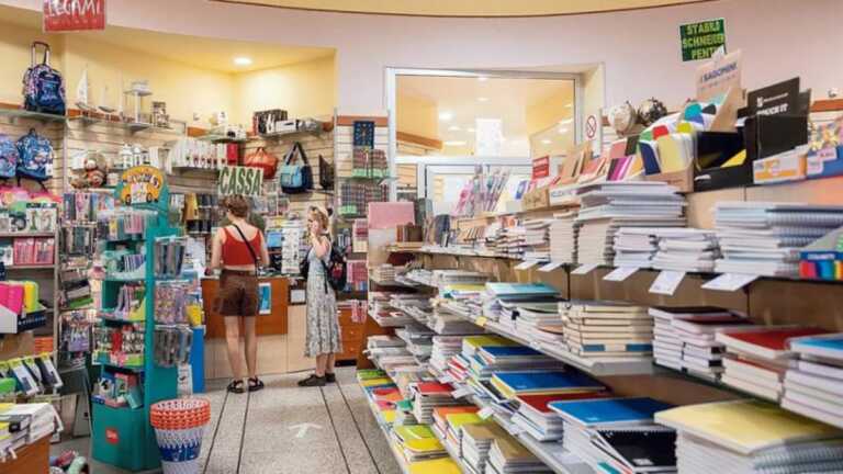 Scuola, stangata in vista per le famiglie pugliesi e lucane: «Spese fino a 1.200 euro per ogni studente»