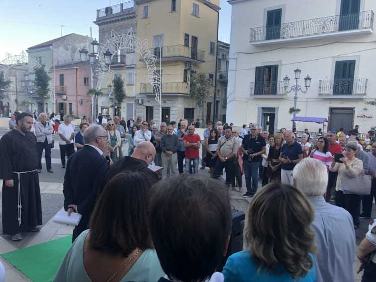 Una piazza e una lettera antica, l’affetto di padre Pio per i sangiovannesi: «Chiese di restare sempre con noi»
