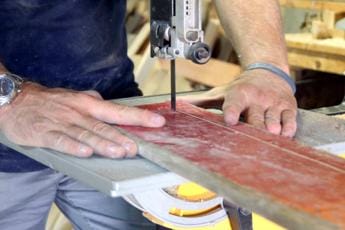 Galleria foto 'Crollo artigiani in Italia, estetisti e tatuatori scalzano calzolai e falegnami' - foto 1