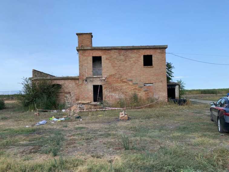 Borgo Mezzanone, crolla il muro di un rudere: tra le macerie trovato il corpo senza vita di un uomo