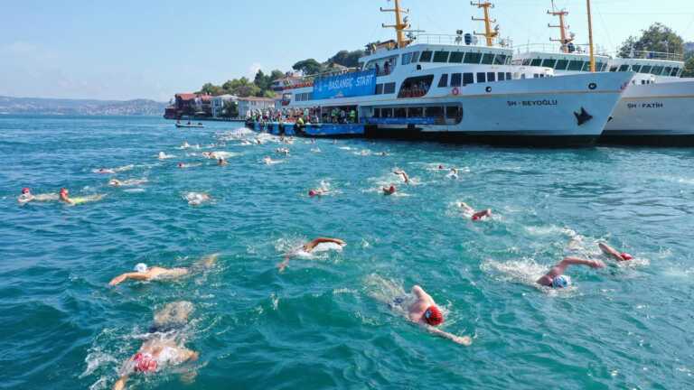 Galleria foto 'Triathlon, tre baresi nelle acque del Bosforo: buona prova degli atleti del Cus alla gara tra 2 continenti' - foto 1