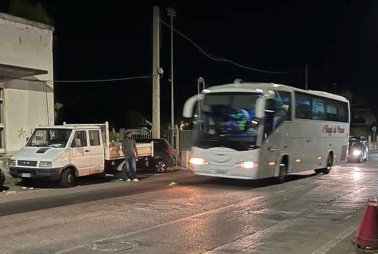 Nel Tarantino arriva il “Disco-bus”: la navetta che accompagna i giovani nei locali della movida in sicurezza