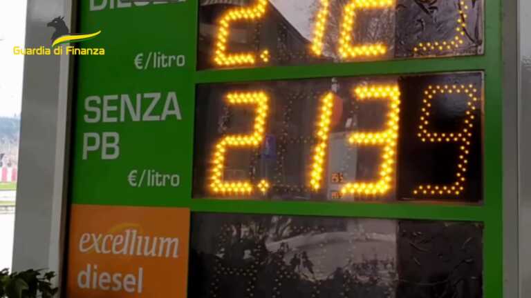 Caro-benzina sulle strade italiane: quasi 800 violazioni si 1.230 distributori ispezionati dalla Guardia di finanza
