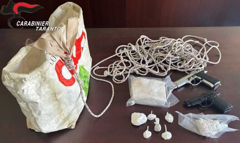 Taranto, vendevano la droga calando il “panaro”: in manette padre e figlio