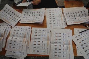 Galleria foto 'Ecuador, elezioni 2023: va ripetuto voto all’estero per le legislative' - foto 1