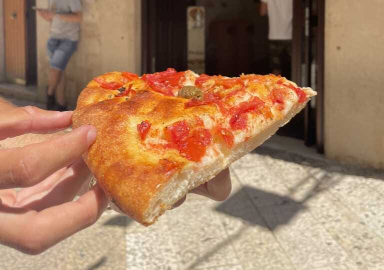 Focaccia, panzerotti, panino col polpo o verdure: i turisti preferiscono lo street food made in Puglia