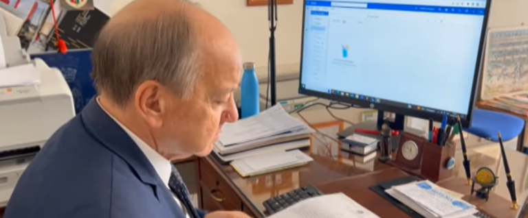 Bari, dopo 45 anni di servizio all’archivio di Stato va in pensione il direttore Grimaldi
