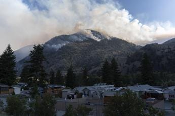 Galleria foto 'Incendi Canada, stato emergenza in British Columbia: migliaia di evacuati' - foto 1