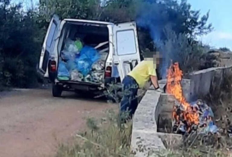 Presicce-Acquarica: sorpreso mentre dà fuoco a un cumulo di rifiuti in periferia. L’ira del sindaco