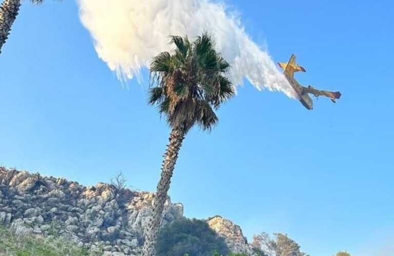 Incendio a Santa Cesarea Terme: evacuate alcune abitazioni. Intervengono due canadair