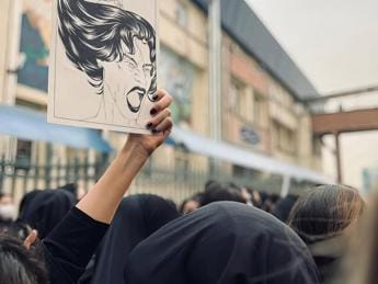 Galleria foto 'Iran, stretta su hijab: fino a 15 anni di carcere per le donne che non lo indossano' - foto 1