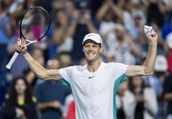 Galleria foto 'Jannik Sinner vince Atp Toronto 2023, De Minaur battuto in finale 6-4, 6-1' - foto 1