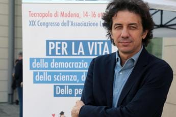 Galleria foto 'La richiesta di Cappato a Giorgia Meloni: “Verifichi se sono spiato dai Servizi”' - foto 1