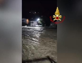 Galleria foto 'Maltempo in Lombardia, torrenti esondati e case evacuate a Sondrio e Varese (Video)' - foto 1