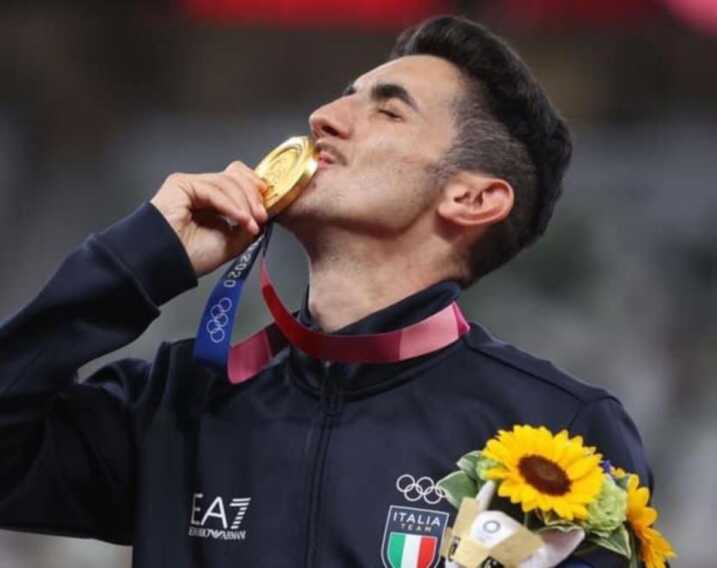 Massimo Stano fa tappa nella sua Palo del Colle: la marcia dell’atleta per 5 chilometri