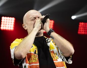 Galleria foto 'Max Pezzali sabato in concerto al Circo Massimo a Roma: ospiti e scaletta' - foto 1