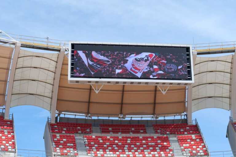 Bari, il San Nicola si prepara all’inizio della stagione: quasi pronto il secondo maxischermo