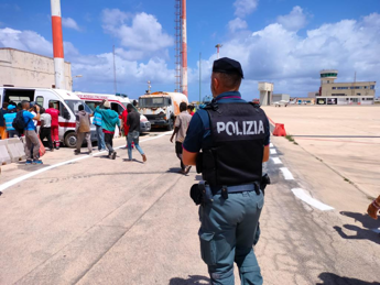 Galleria foto 'Migranti, Anfp e Siap Sicilia: “grazie al lavoro Polizia”' - foto 1