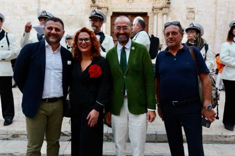 Galleria foto 'Riccardo Muti accolto a Conversano con l’omaggio delle bande: «Portano la musica tra le persone» – VIDEO' - foto 8