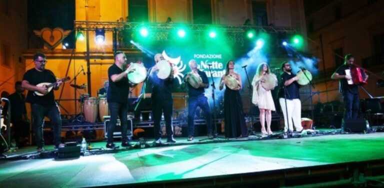 Galleria foto 'Aspettando Ferragosto con Incudine e Servillo e l’orchestra della Taranta: il festival itinerante fa tappa a San Cataldo' - foto 1