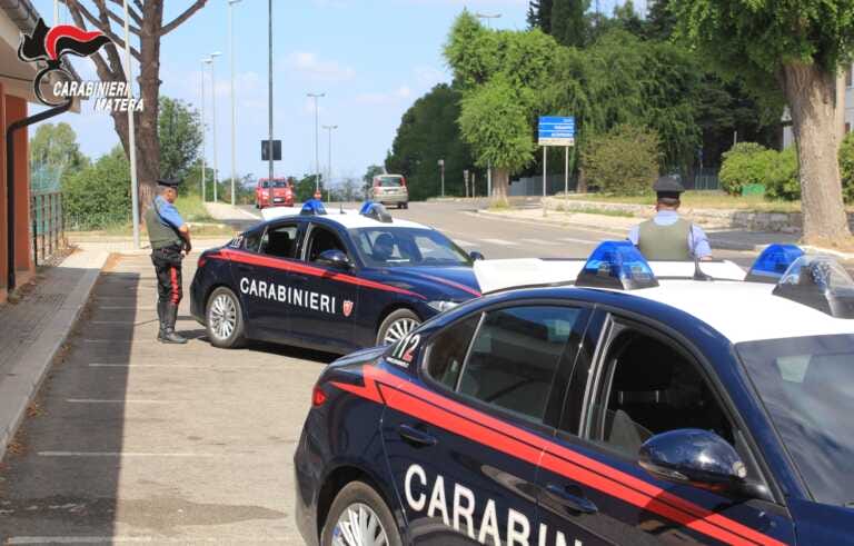 Matera, non si ferma all’alt e semina il panico tra gli automobilisti: guidava con patente scaduta, denunciato