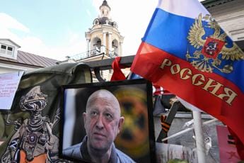 Galleria foto 'Prigozhin potrebbe essere sepolto oggi a San Pietroburgo, Putin non sarà ai funerali' - foto 1